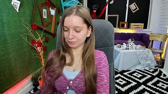 Snapshot of MayaSinabon chatting on 11, 12, 2024 MayaSinabon online show from 11, 12, 2024