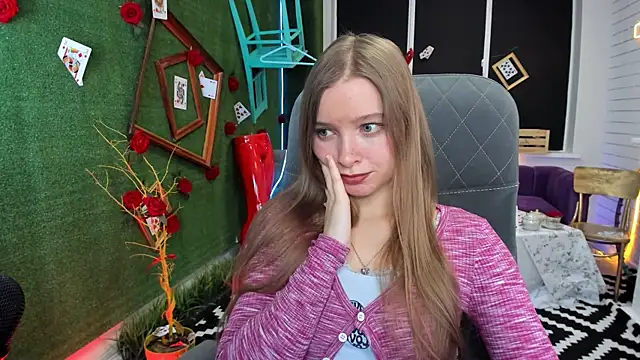 Snapshot of MayaSinabon chatting on 11, 12, 2024 MayaSinabon online show from 11, 12, 2024