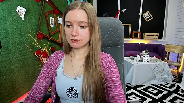 Snapshot of MayaSinabon chatting on 11, 12, 2024 MayaSinabon online show from 11, 12, 2024