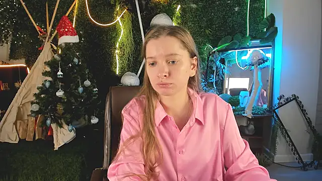 Snapshot of MayaSinabon chatting on 25, 12, 2024 MayaSinabon online show from 25, 12, 2024