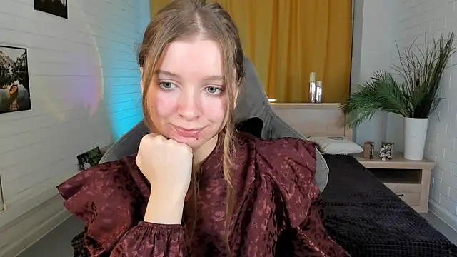 Snapshot of MayaSinabon chatting on 1, 2, 2025 MayaSinabon online show from 1, 2, 2025
