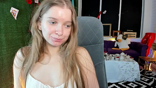 Snapshot of MayaSinabon chatting on 2, 2, 2025 MayaSinabon online show from 2, 2, 2025