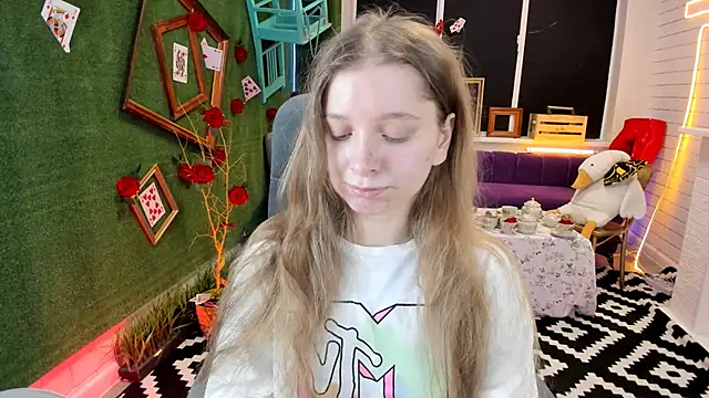 Snapshot of MayaSinabon chatting on 8, 2, 2025 MayaSinabon online show from 8, 2, 2025