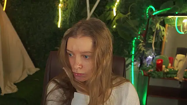 Snapshot of MayaSinabon chatting on 15, 2, 2025 MayaSinabon online show from 15, 2, 2025