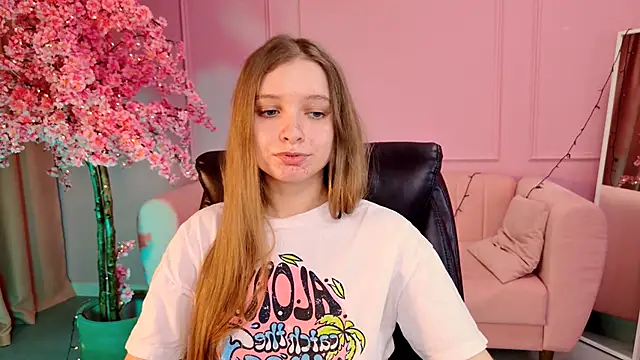 Snapshot of MayaSinabon chatting on 2, 3, 2025 MayaSinabon online show from 2, 3, 2025