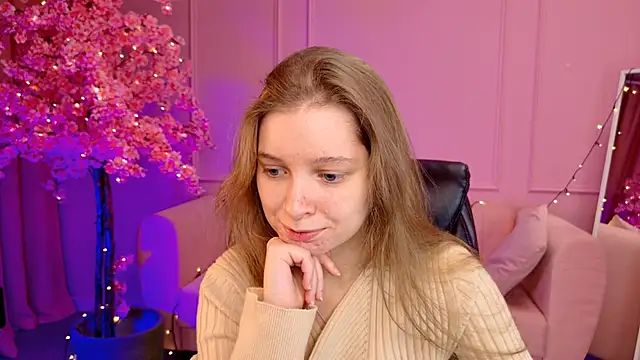 Snapshot of MayaSinabon chatting on 4, 3, 2025 MayaSinabon online show from 4, 3, 2025