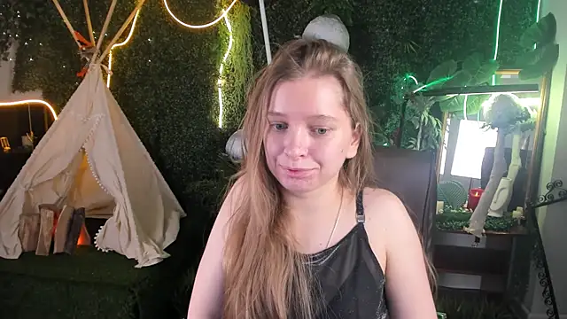 Snapshot of MayaSinabon chatting on 21, 3, 2025 MayaSinabon online show from 21, 3, 2025