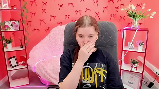 Snapshot of MayaSinabon chatting on 23, 9, 2025 MayaSinabon online show from 23, 9, 2025