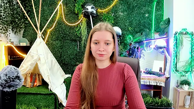 Snapshot of MayaSinabon chatting on 1, 10, 2025 MayaSinabon online show from 1, 10, 2025