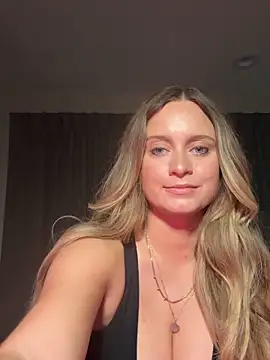 Sophie Raegan online show from 16, 12, 2025