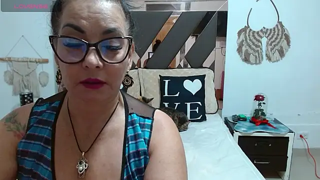 lindaesmeralda online show from 18, 1, 2025