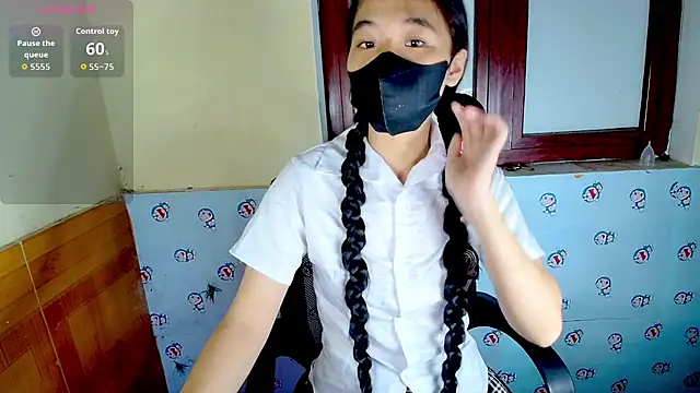 Snapshot of __Saphia__ chatting on 15, 10, 2025 Saphia online show from 15, 10, 2025