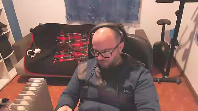 ravingr4d4 online show from 3, 3, 2025