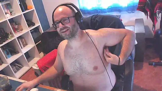 ravingr4d4 online show from 6, 3, 2025