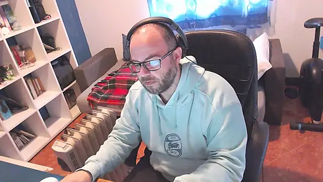 ravingr4d4 online show from 10, 3, 2025