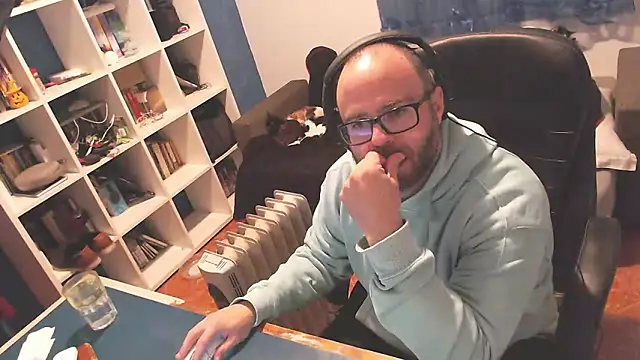 ravingr4d4 online show from 14, 3, 2025