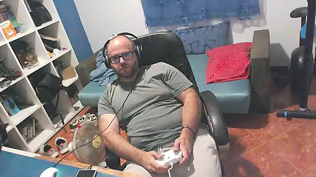 ravingr4d4 online show from 18, 9, 2025