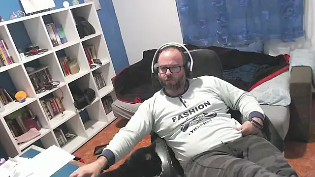 ravingr4d4 online show from 28, 11, 2025