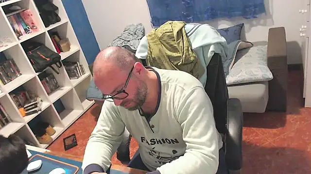 ravingr4d4 online show from 12, 3, 2026