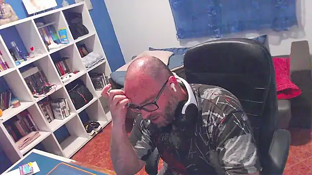 ravingr4d4 online show from 18, 4, 2026