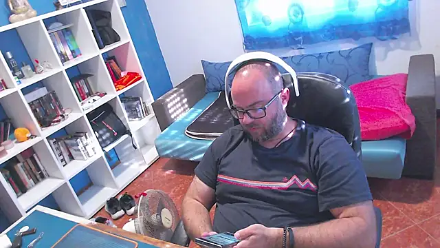 ravingr4d4 online show from 7, 6, 2026