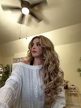 RoxxyDallas online show from 6, 12, 2024