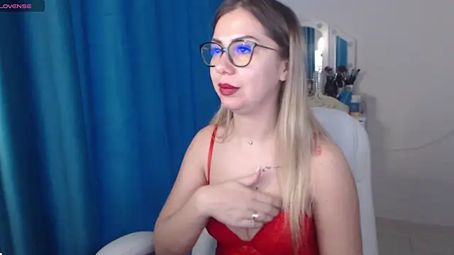 Snapshot of SugarErika chatting on 18, 2, 2025 SugarErika online show from 18, 2, 2025