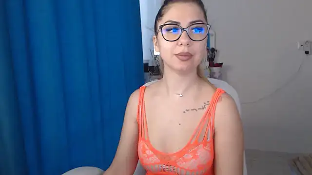 Snapshot of SugarErika chatting on 4, 3, 2025 SugarErika online show from 4, 3, 2025