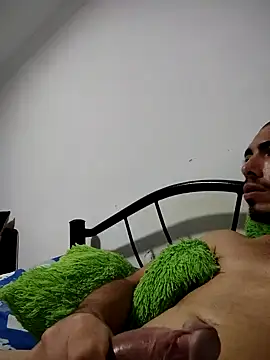 Snapshot of Karol_and_David_hotcouple chatting on 8, 2, 2025 Karol and David hotcouple online show from 8, 2, 2025