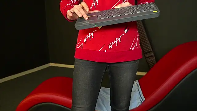 CelineConner online show from 12, 2, 2025