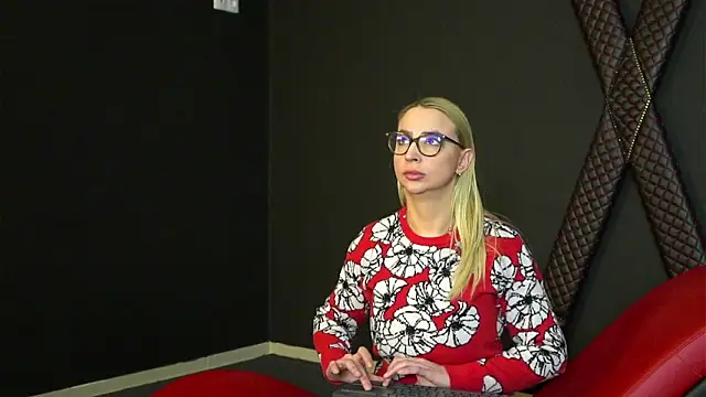 CelineConner online show from 17, 2, 2025