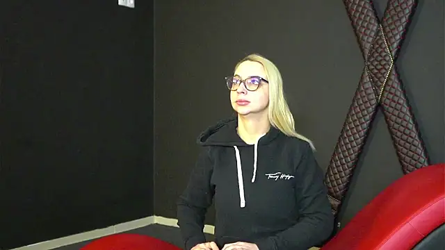 CelineConner online show from 20, 2, 2025