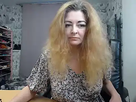 Helen1974 online show from 12, 3, 2025