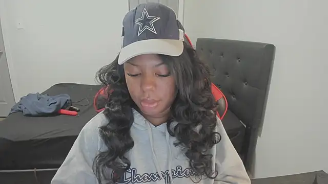 Snapshot of demi_xoxo chatting on 9, 7, 2026 demi xoxo online show from 9, 7, 2026