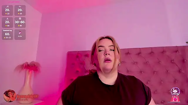 Snapshot of sophiarossee_ chatting on 22, 9, 2025 sophiarossee online show from 22, 9, 2025