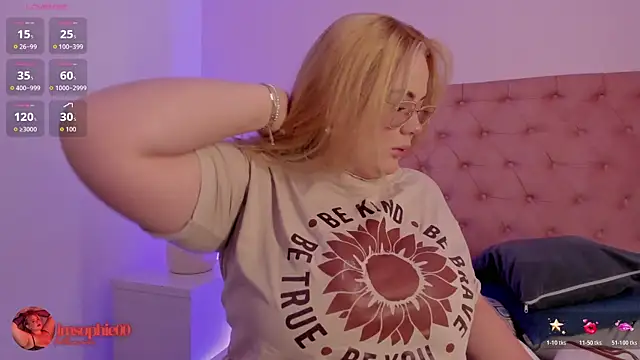 Snapshot of sophiarossee_ chatting on 1, 11, 2025 sophiarossee online show from 1, 11, 2025