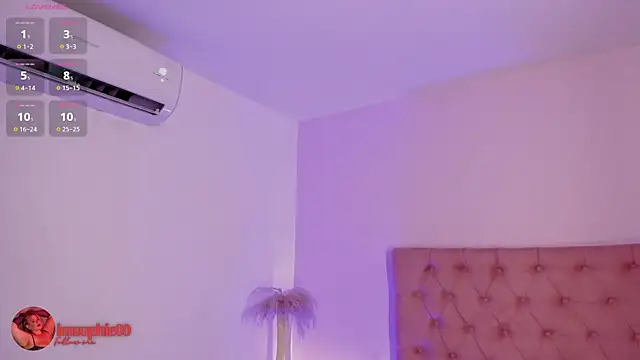 Snapshot of sophiarossee_ chatting on 24, 11, 2025 sophiarossee online show from 24, 11, 2025