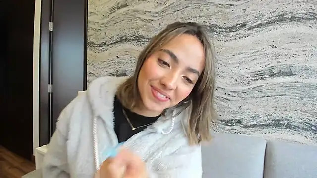 Sophi  a online show from 19, 3, 2025