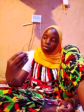 cute naimah online show from 14, 11, 2025