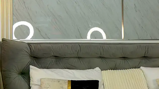 MiaCharm online show from 2, 4, 2026