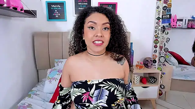 Snapshot of Zoe_Gruber chatting on 17, 1, 2025 Zoe Gruber online show from 17, 1, 2025