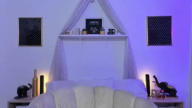 Snapshot of Zoe_Gruber chatting on 4, 10, 2025 Zoe Gruber online show from 4, 10, 2025