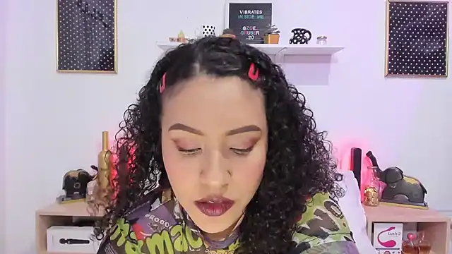 Snapshot of Zoe_Gruber chatting on 16, 10, 2025 Zoe Gruber online show from 16, 10, 2025