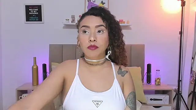 Snapshot of Zoe_Gruber chatting on 14, 11, 2025 Zoe Gruber online show from 14, 11, 2025