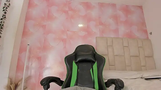 emily lean  online show from 19, 3, 2026