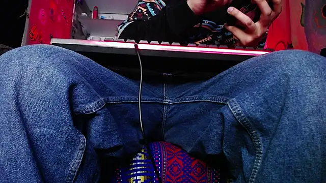 zacwatson  online show from 8, 10, 2025