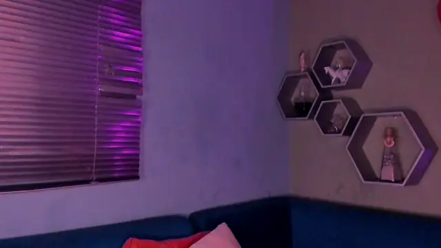 Snapshot of Sussy_Bell01 chatting on 26, 2, 2025 Sussy Bell01 online show from 26, 2, 2025