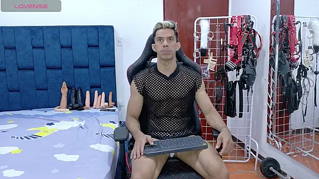 JoseRumbero26 online show from 5, 11, 2025