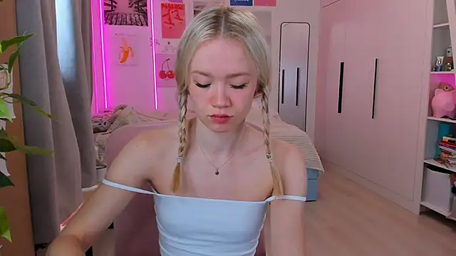 Snapshot of Lily_Young chatting on 4, 6, 2026 Lily Young online show from 4, 6, 2026
