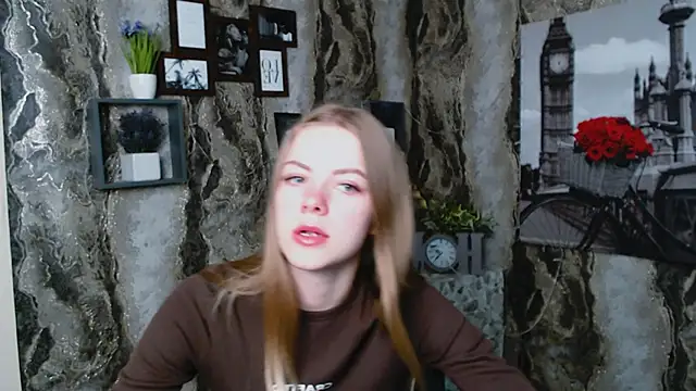 Snapshot of AliceFlirtt_ chatting on 22, 9, 2025 AliceFlirtt online show from 22, 9, 2025